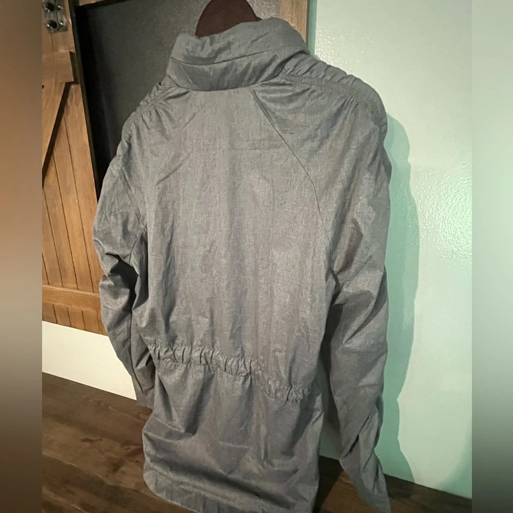 Fabletics Danielle Water Resistant Athletic Jacket Grey‎ & Pink Women's Medium